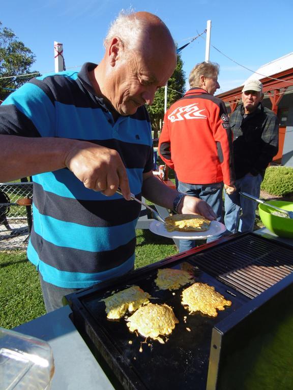 Glenavys Waitaki River Motor Camp מראה חיצוני תמונה