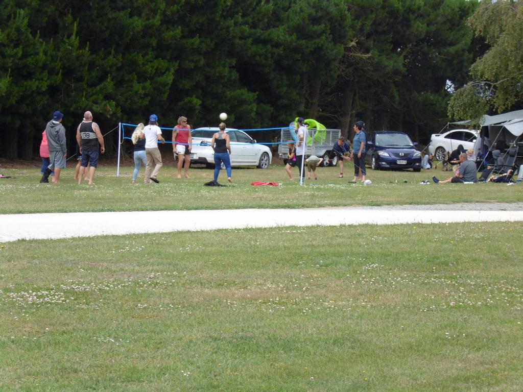 Glenavys Waitaki River Motor Camp מראה חיצוני תמונה