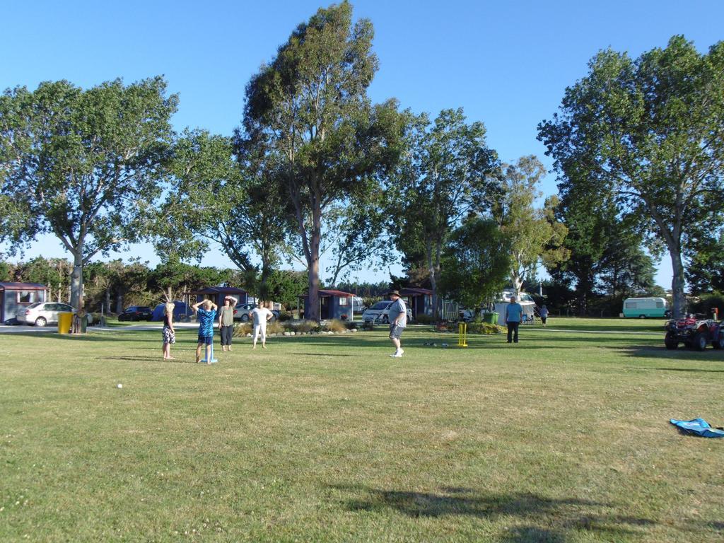 Glenavys Waitaki River Motor Camp מראה חיצוני תמונה