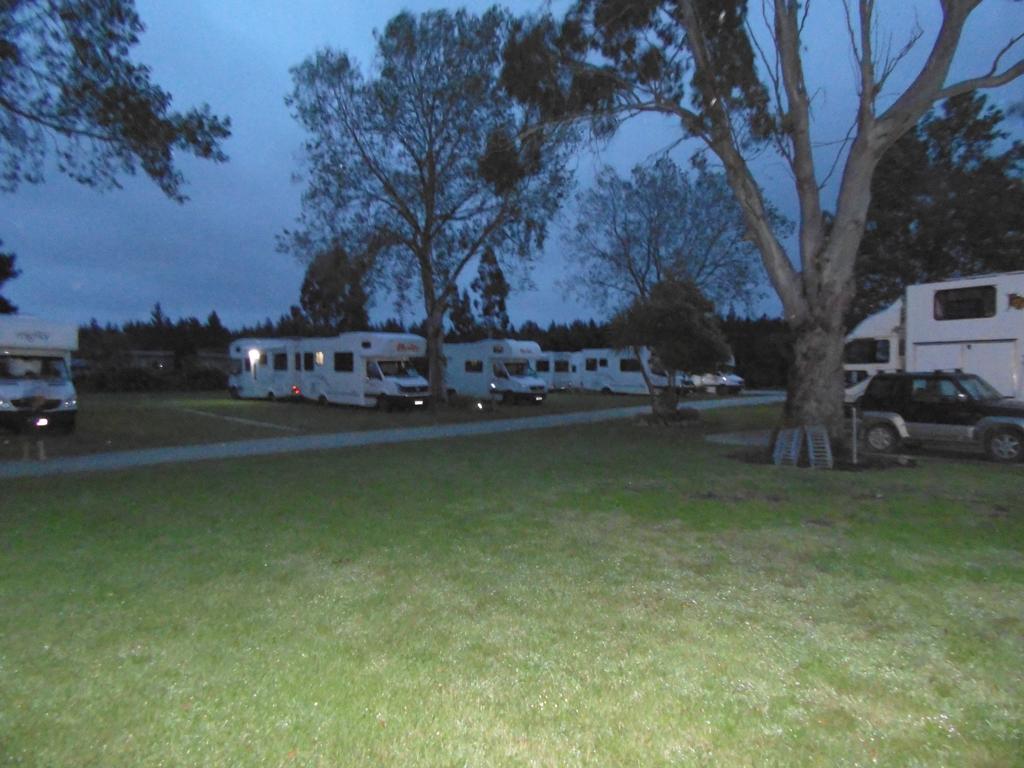 Glenavys Waitaki River Motor Camp מראה חיצוני תמונה