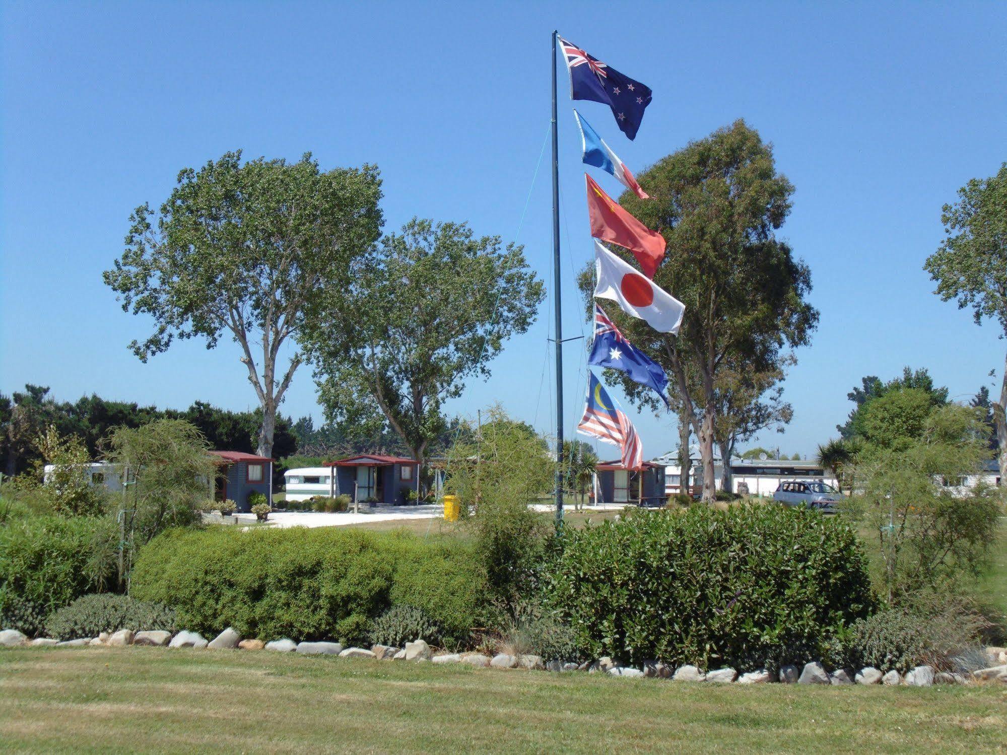 Glenavys Waitaki River Motor Camp מראה חיצוני תמונה